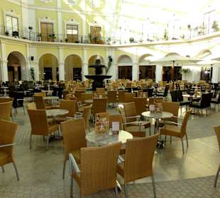 Piazza im Mediterraneo Einkaufscenter