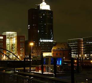 Hamburg by Night / Hafen City