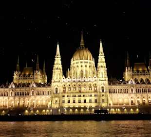 Parlament bei Nachttour