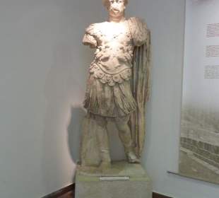 Statue des Kaisers Titus