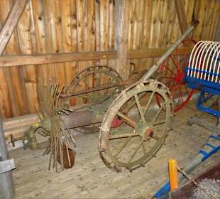 Historische Geräte im "Oberen Hof"