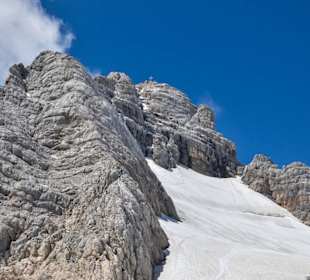 Dachstein mit Gipfelkreuz