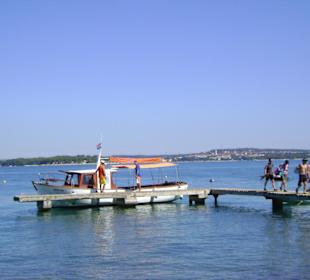 Taxiboot zur Insel Ceja