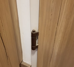 Türzarge vom Zimmer - da hat wohl schon lange  niemand mehr geputzt Hotel Bellevue am See