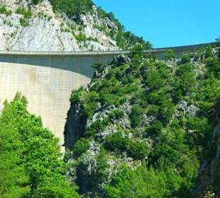 Abfahrt vom Staudamm