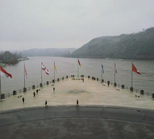 Das Deutsche Eck, mit den Länderflaggen