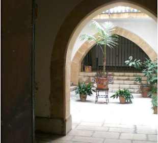 Blick in einen Innenhof der Stadt