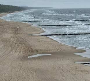 Blick an der Ruine zur linken Seeseite