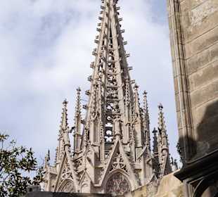 Der Turm vom Kreuzgang gesehen