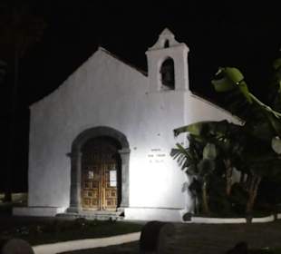 Ermita de San Telmo zwischen Promenade und Küste