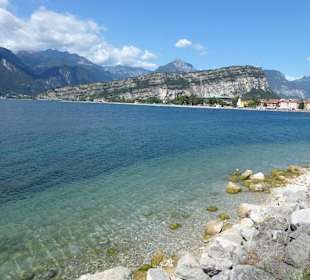 Am Strand vom Gardasee