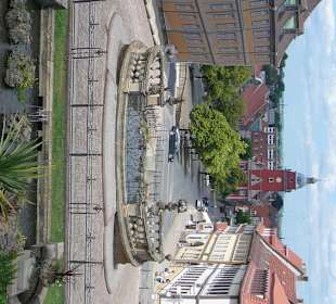 Blick vom Schloßvorplatz...