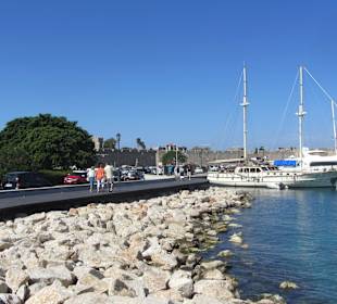 Neue Promenade rund um den Hafen