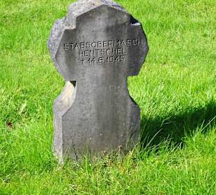 Soldatengräber auf dem Friedhof Friedenshügel