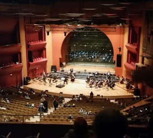Bühne im Auditorio vor dem Konzert