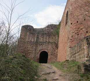 Schöne Burgruine Drachenfels