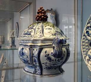 Exponate aus dem Hetjens-Museum