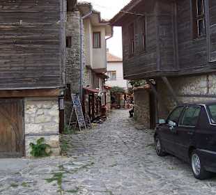 Schmale Gassen und alte Häuser in Alt-Nessebar