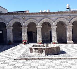 Claustros de la Compania