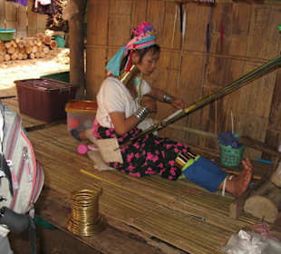 "Langer Hals" Frauen