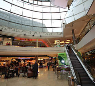 Rolltreppen führen nach oben