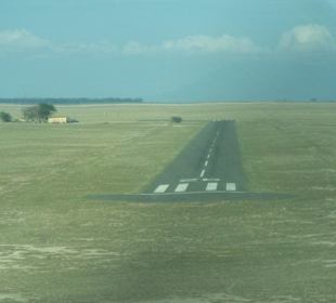 Anflug auf die Amboseli-Piste