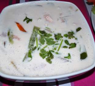 Hähnchen in Kokosmilch im Restaurant Thai Siam