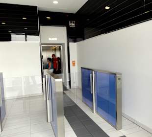 Das Gate zum Fahrstuhl