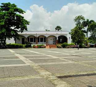 Ein Restaurant an der Plaza