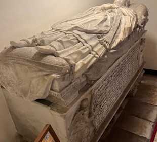 Innenansicht Petersdom Krypta