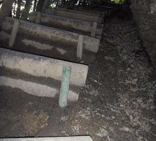 Steile Treppen - festes Schuhwerk!