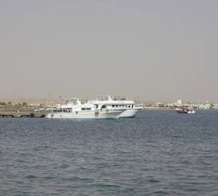 Bootsfahrt zum Schnorcheln