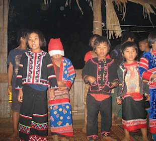 Tanzaufführung der Dorfkinder