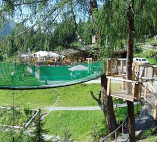 Baumhaus und Terrrasse Sennhütte