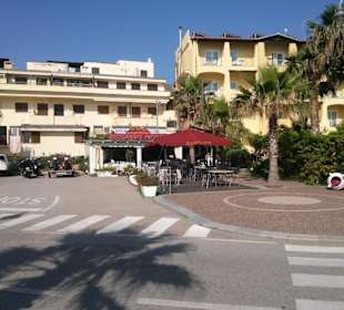 Blick von der Uferpromenade aufs Restaurant