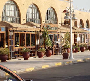 La Piazzetta - Pizzeria dirket nebenan