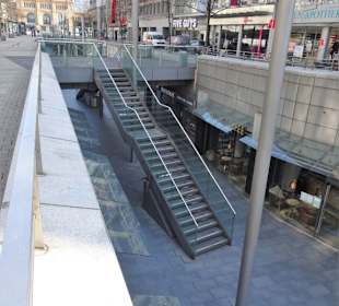 Eindrücke von der Niki-de-Saint-Phalle-Promenade