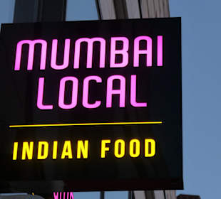 Abendessen beim Mumbai Local Nähe Fernsehturm