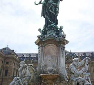 Brunnen vor der Residenz