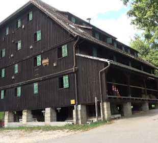 Haupt- und Landgestüt Marbach