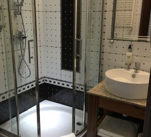 Modernes Bad Hotel Piast
