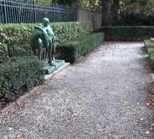 Kunstdenkmal Knabe mit Pony