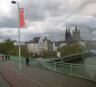 Auf der Rheinbrücke