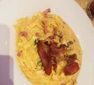 Hauptspeise im Café Mickey