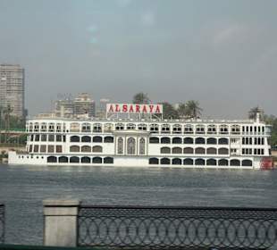 Hotelschiff auf dem Nil
