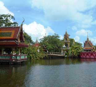 Wat Plai Laem