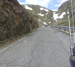 Rauher Asphalt Südrampe