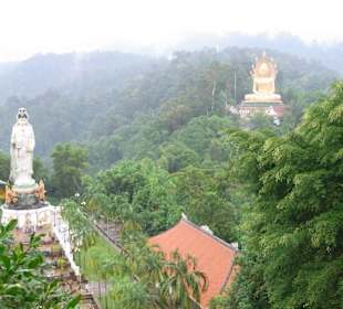 Buddha und Göttin Kuan Yin