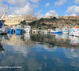 Vom Hafen Blick zum Hotel