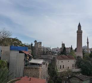 Minarett und Uhrturm